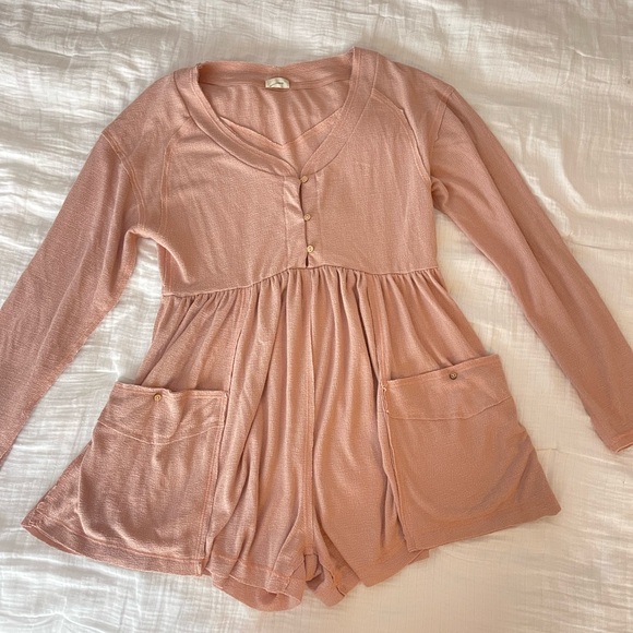 NWOT Free People Hello Sun Romper in Dusty Rose. 021 - Picture 6 of 6